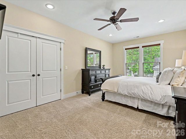 916 Essex Street, Charlotte, NC 28205