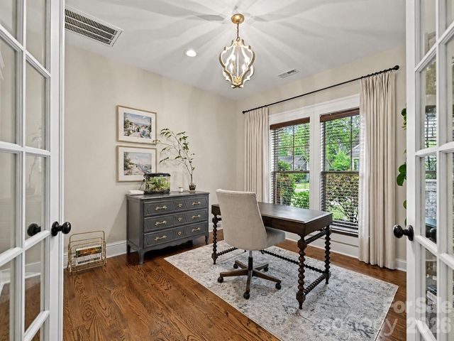 916 Essex Street, Charlotte, NC 28205