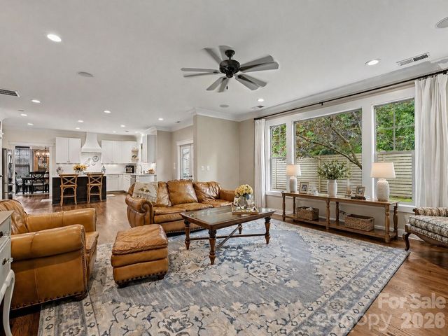 916 Essex Street, Charlotte, NC 28205