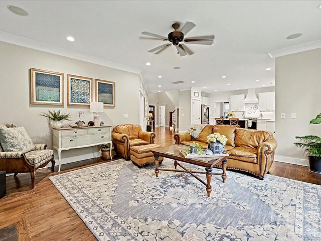 916 Essex Street, Charlotte, NC 28205