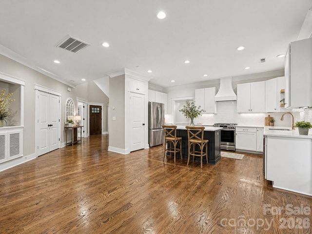 916 Essex Street, Charlotte, NC 28205