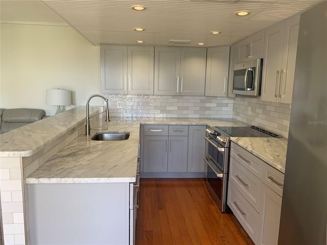 1125 PINELLAS BAYWAY S 205, St Petersburg, FL 33715