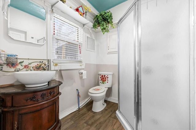 1701 W Walnut Street, Independence, MO 64050