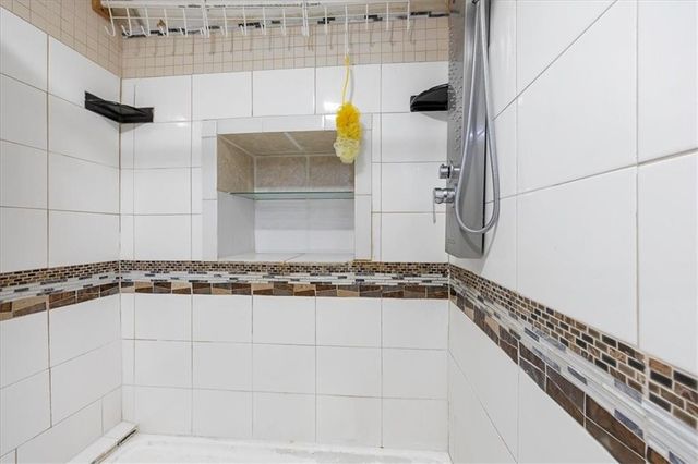 1701 W Walnut Street, Independence, MO 64050