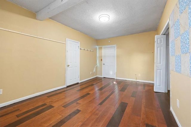 1701 W Walnut Street, Independence, MO 64050