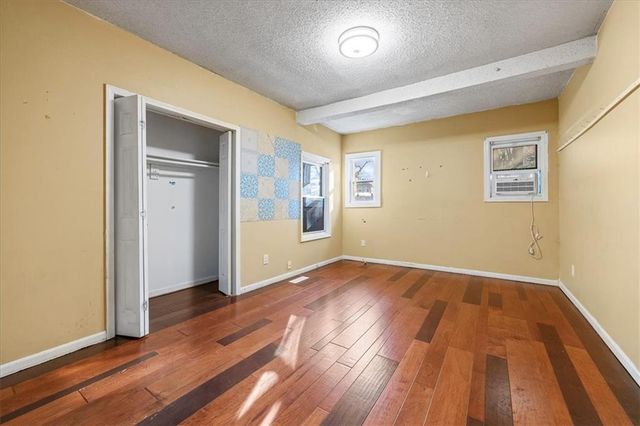 1701 W Walnut Street, Independence, MO 64050