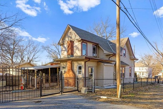 1701 W Walnut Street, Independence, MO 64050