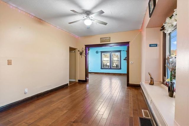 1701 W Walnut Street, Independence, MO 64050