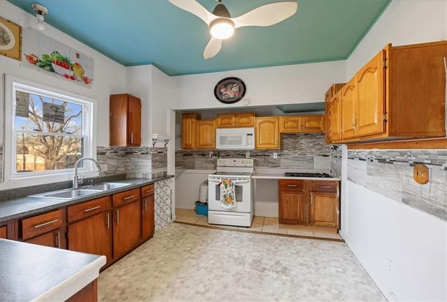 1701 W Walnut Street, Independence, MO 64050