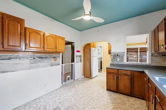 1701 W Walnut Street, Independence, MO 64050