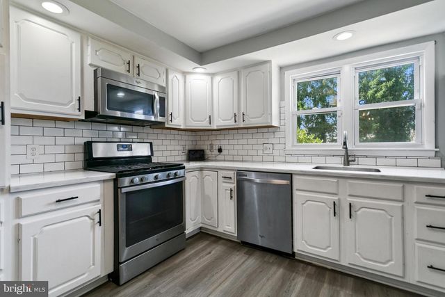 130 S WELLS AVE, Glenolden, PA 19036