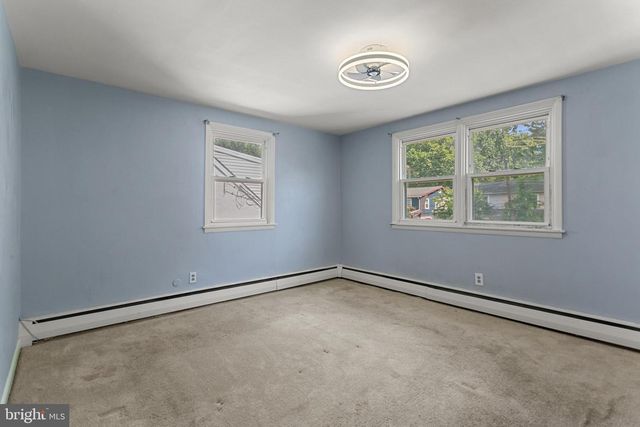130 S WELLS AVE, Glenolden, PA 19036