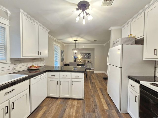 21559 Crab Apple Circle, Hensley, AR 72065
