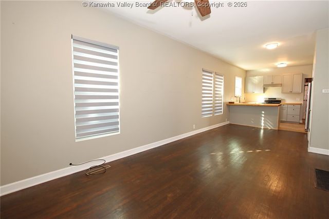 216 Grosscup Avenue, Dunbar, WV 25064