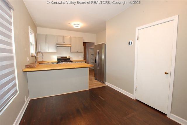 216 Grosscup Avenue, Dunbar, WV 25064