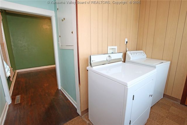 216 Grosscup Avenue, Dunbar, WV 25064