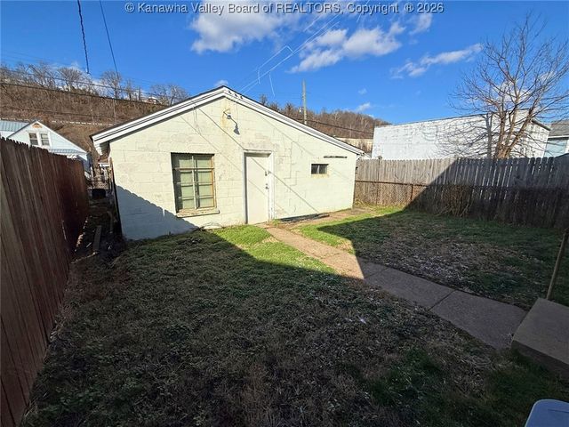 216 Grosscup Avenue, Dunbar, WV 25064