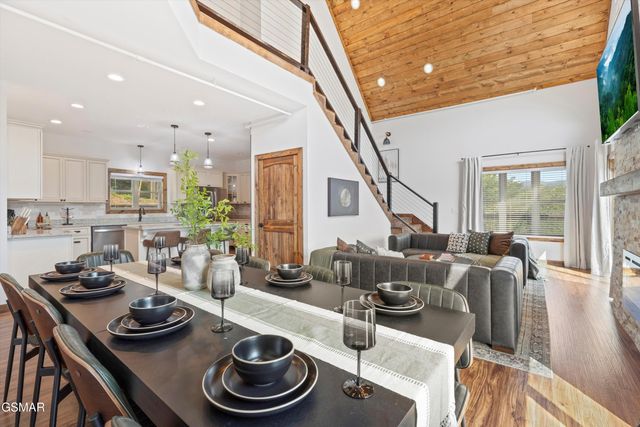 647 Kristis Place, Gatlinburg, TN 37738