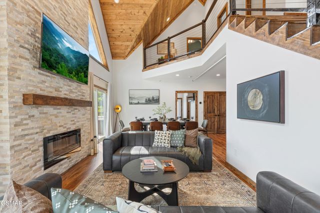 647 Kristis Place, Gatlinburg, TN 37738