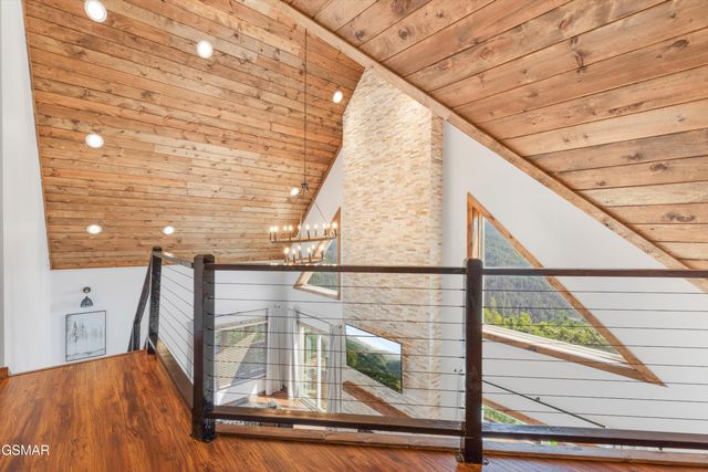 647 Kristis Place, Gatlinburg, TN 37738