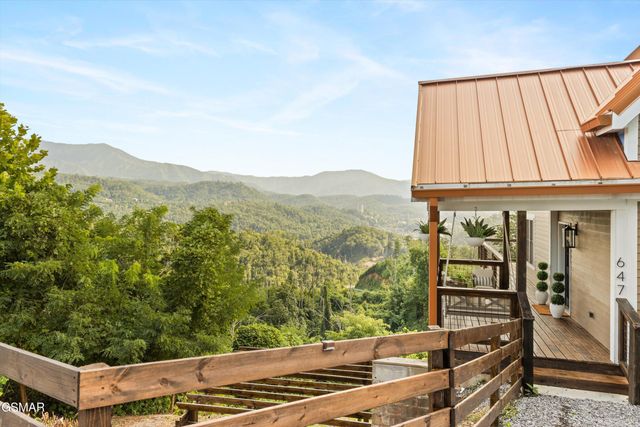 647 Kristis Place, Gatlinburg, TN 37738