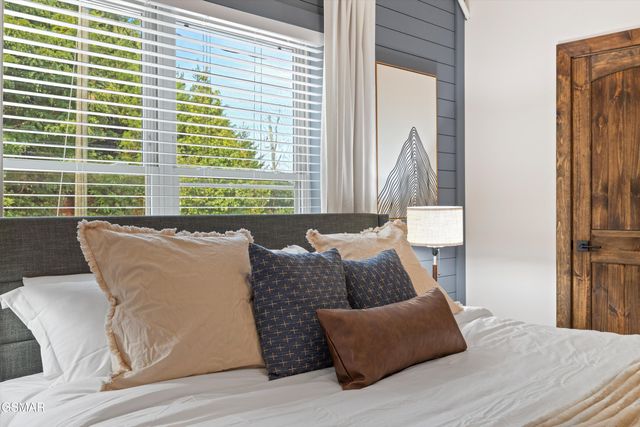 647 Kristis Place, Gatlinburg, TN 37738