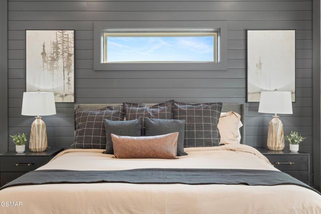 647 Kristis Place, Gatlinburg, TN 37738