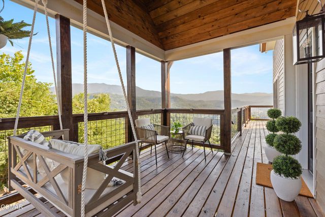 647 Kristis Place, Gatlinburg, TN 37738