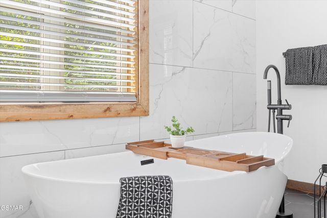 647 Kristis Place, Gatlinburg, TN 37738