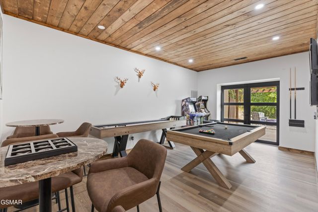 647 Kristis Place, Gatlinburg, TN 37738