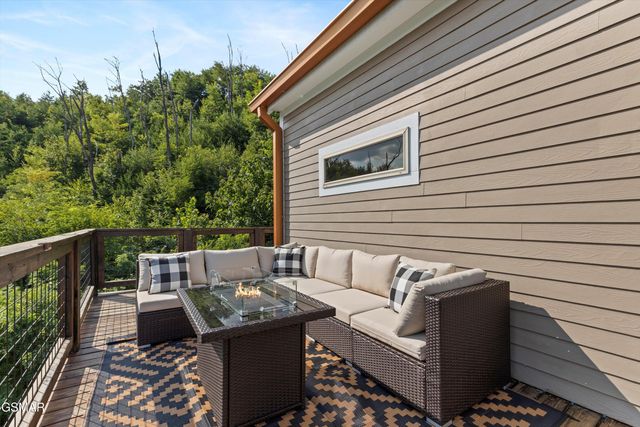 647 Kristis Place, Gatlinburg, TN 37738