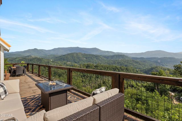 647 Kristis Place, Gatlinburg, TN 37738