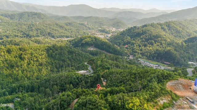 647 Kristis Place, Gatlinburg, TN 37738