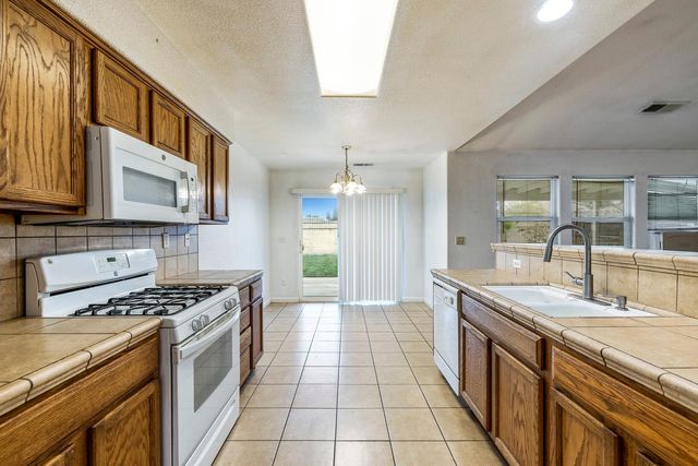 4360 W Vassar Avenue, Fresno, CA 93722