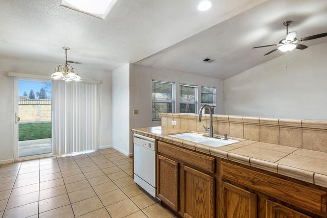 4360 W Vassar Avenue, Fresno, CA 93722