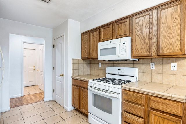 4360 W Vassar Avenue, Fresno, CA 93722