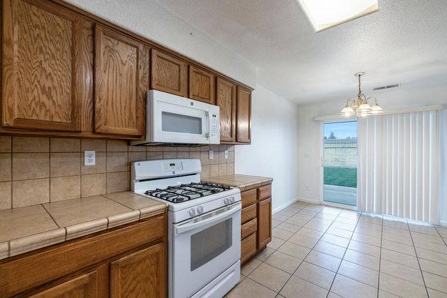 4360 W Vassar Avenue, Fresno, CA 93722