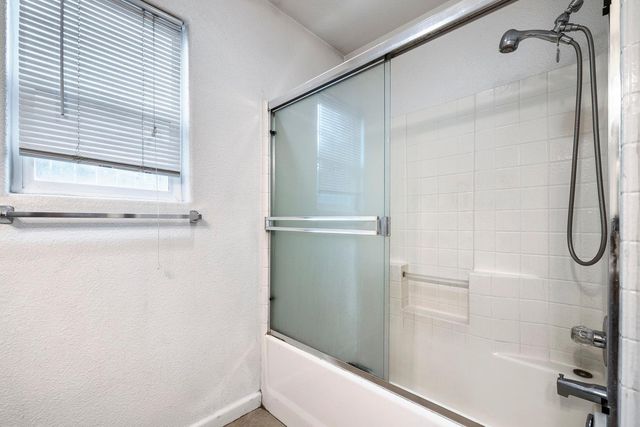 4360 W Vassar Avenue, Fresno, CA 93722