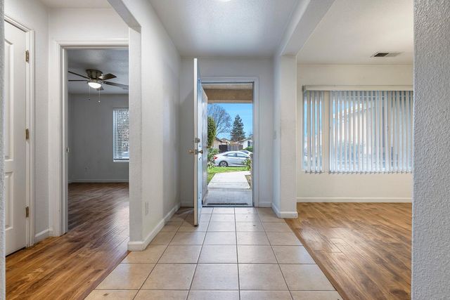 4360 W Vassar Avenue, Fresno, CA 93722