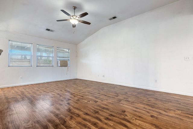 4360 W Vassar Avenue, Fresno, CA 93722