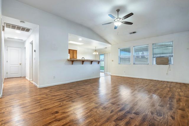 4360 W Vassar Avenue, Fresno, CA 93722