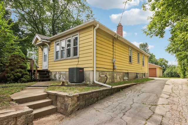 235 W College Avenue, Oak Creek, WI 53154