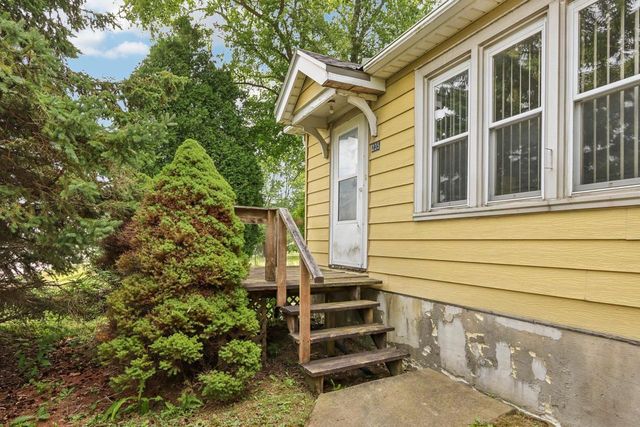 235 W College Avenue, Oak Creek, WI 53154