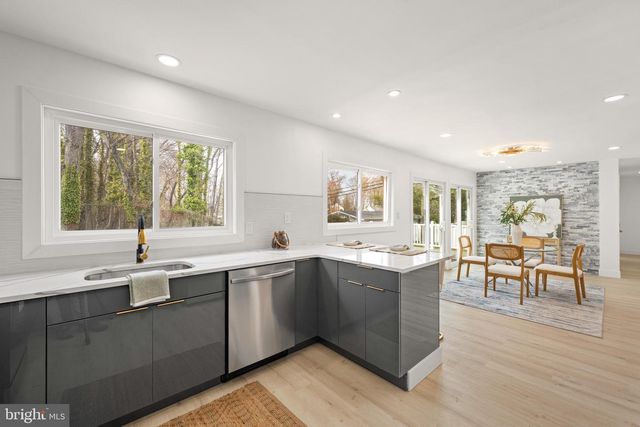 301 HIALEAH DR, Cherry Hill, NJ 08002