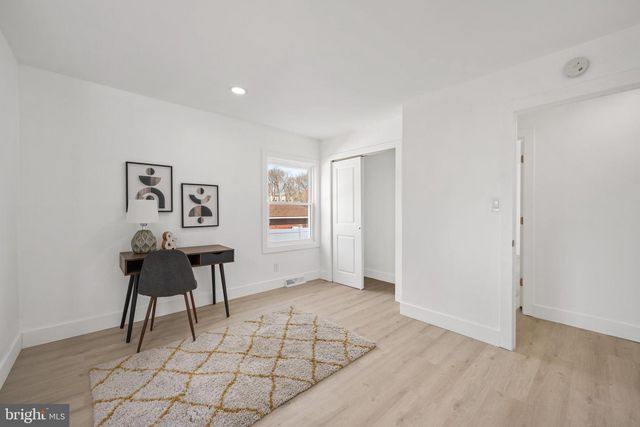 301 HIALEAH DR, Cherry Hill, NJ 08002