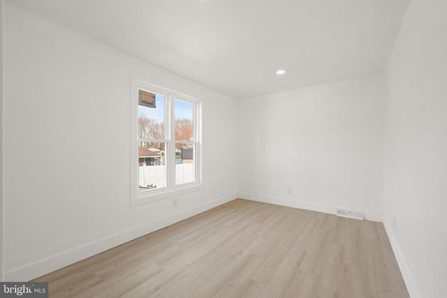 301 HIALEAH DR, Cherry Hill, NJ 08002