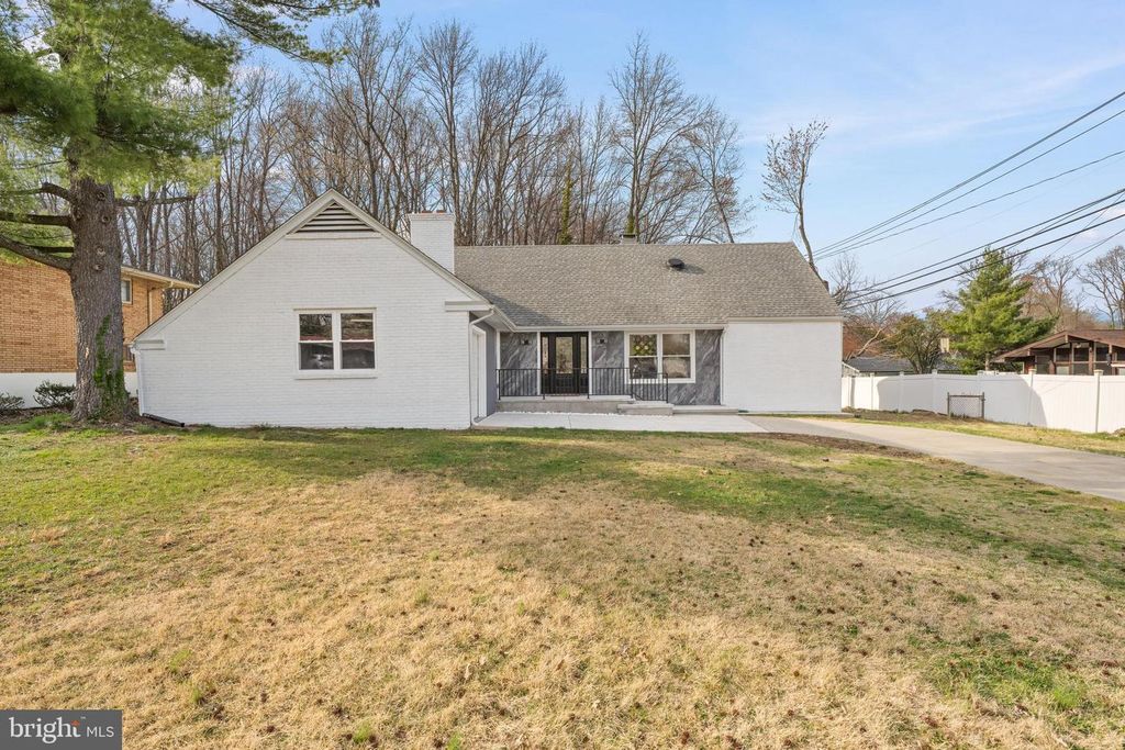 301 HIALEAH DR, Cherry Hill, NJ 08002