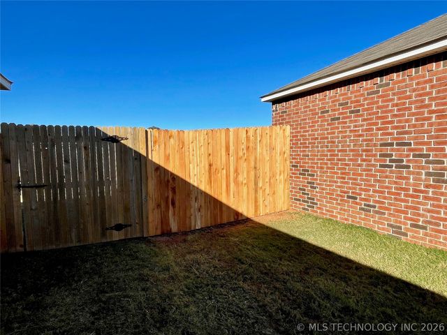 8501 E 162nd Street S, Bixby, OK 74008