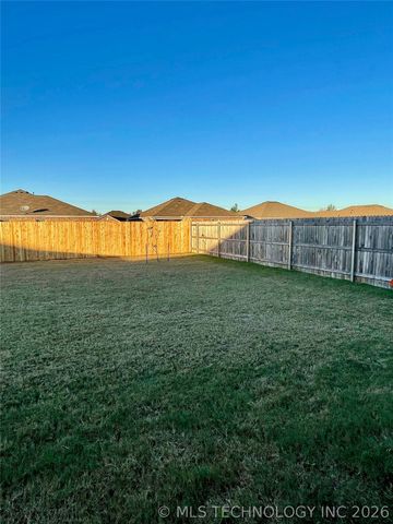 8501 E 162nd Street S, Bixby, OK 74008