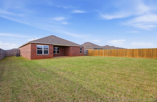 8501 E 162nd Street S, Bixby, OK 74008